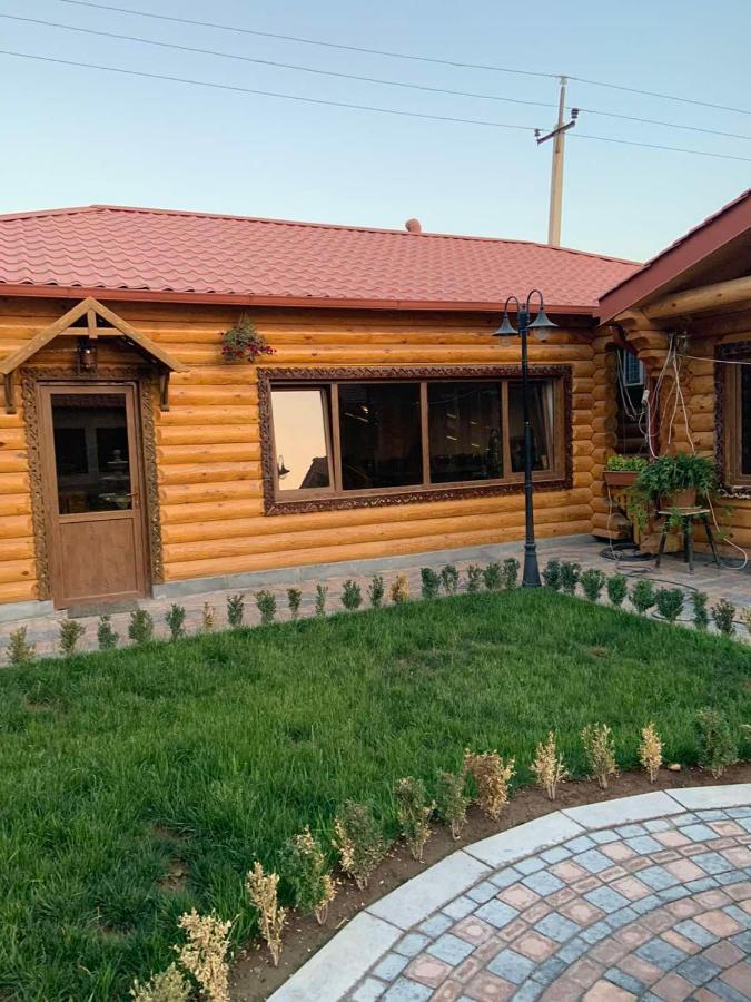 Tnak Hotel Erevan Exterior foto