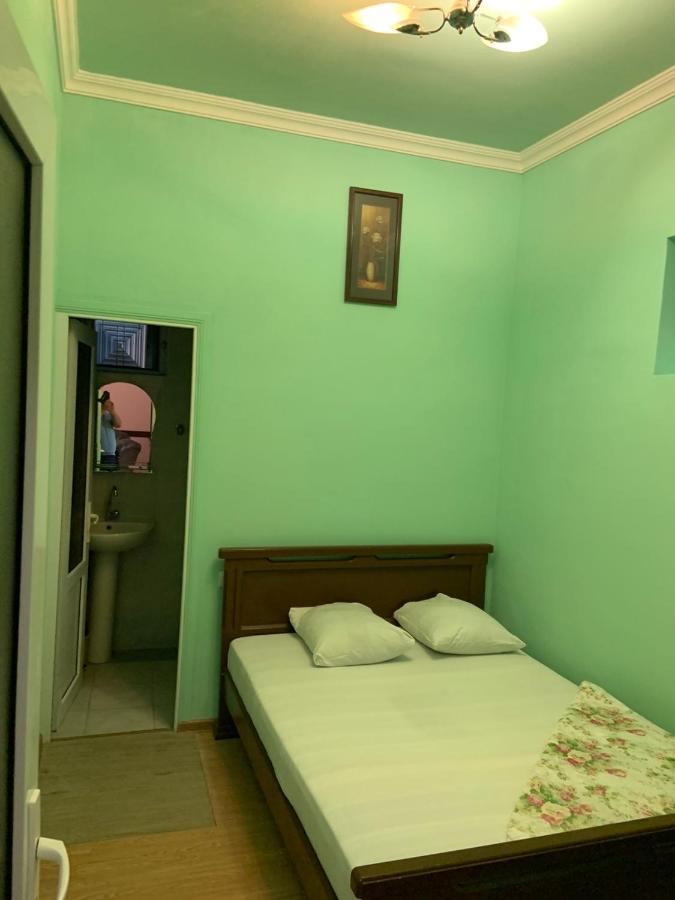 Tnak Hotel Erevan Exterior foto