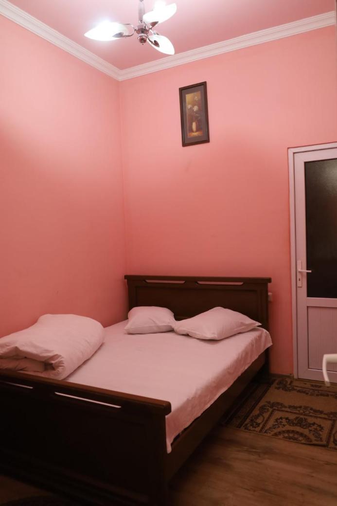 Tnak Hotel Erevan Exterior foto