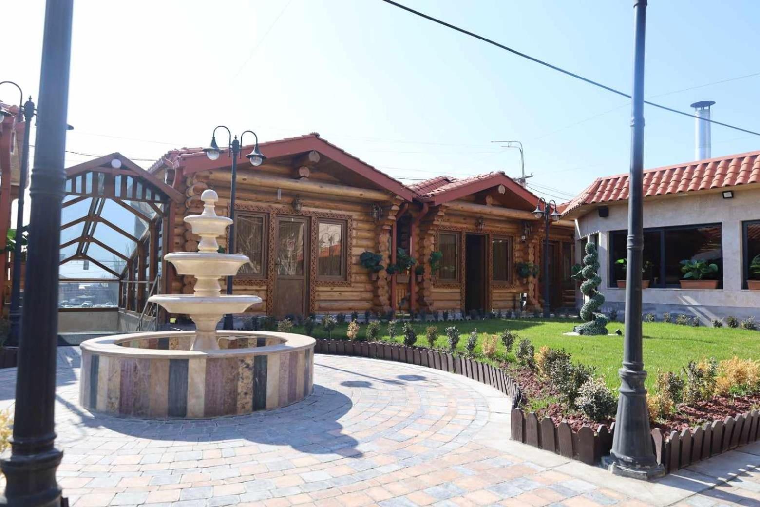 Tnak Hotel Erevan Exterior foto