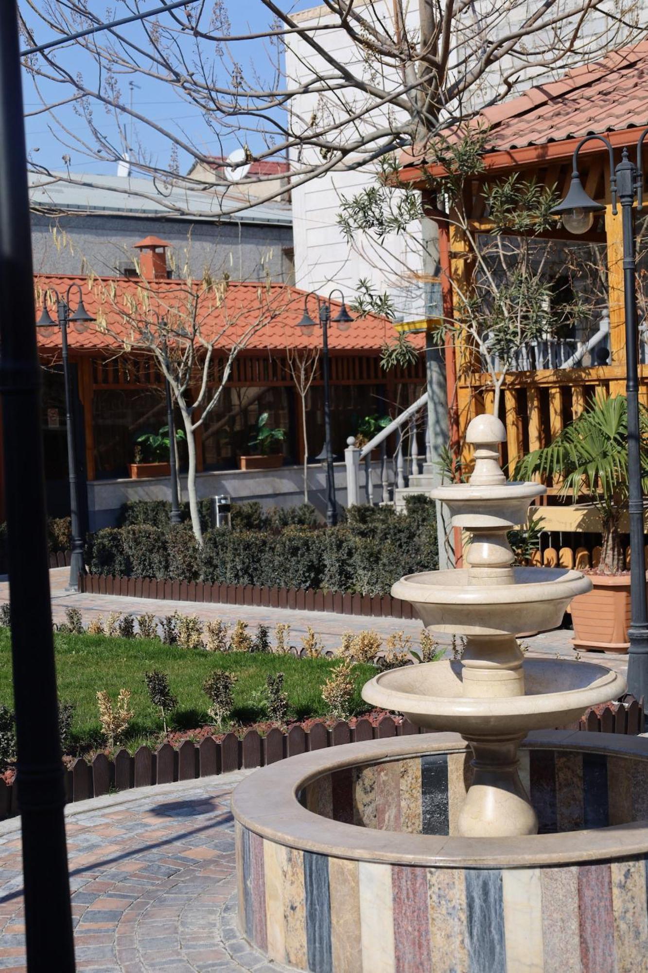 Tnak Hotel Erevan Exterior foto